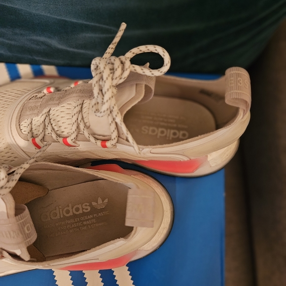 Adidas NMD_V3 Sneakers - Picture 6 of 7